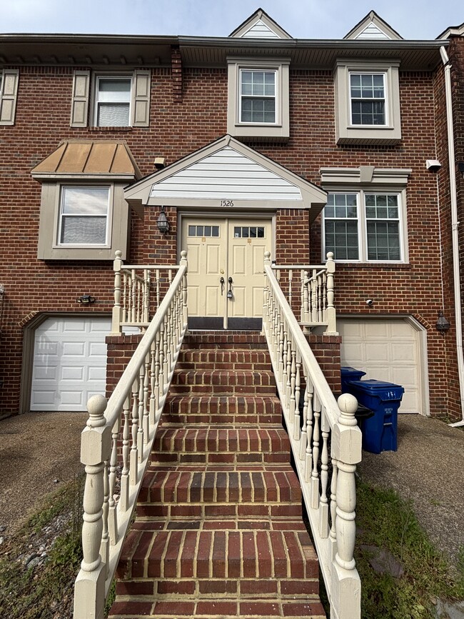 Photo - 1526 Brenland Cir House