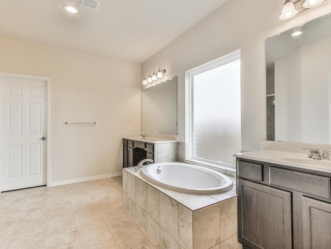 Photo - 4615 Russet Leaf Trace