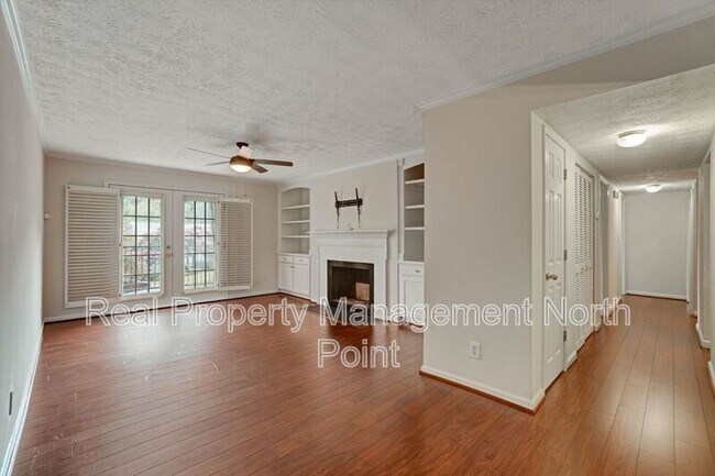 Photo - 3513 Essex Ave