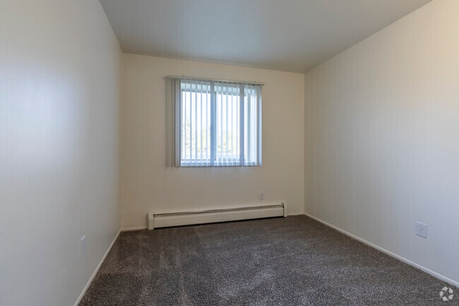 2BR, 1BA - 915SF - Upgrade - Bedroom 1