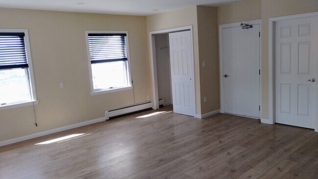 Living Room - 48 Ringwood Ave Unit 48B Ringwood Ave,