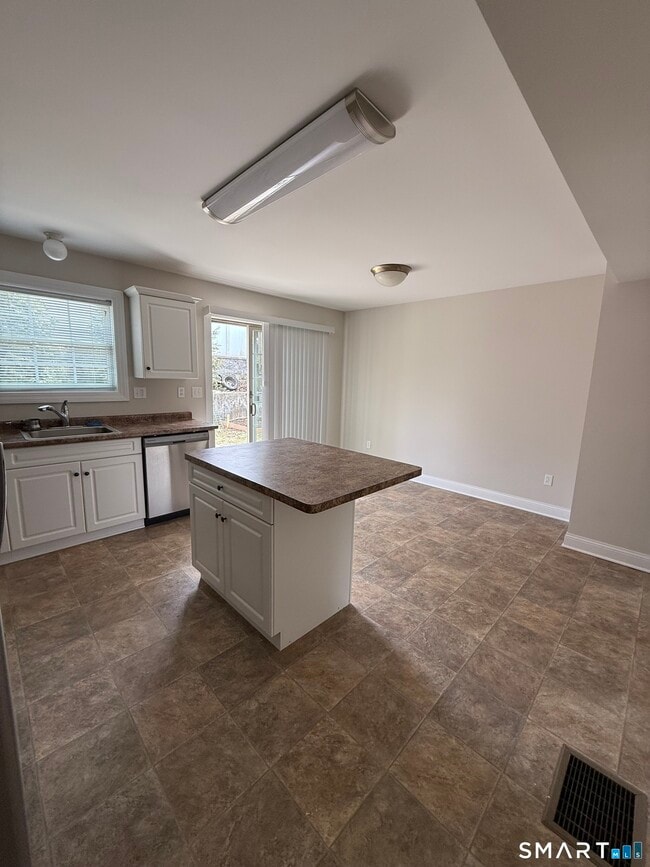 Photo - 783 Naugatuck Ave