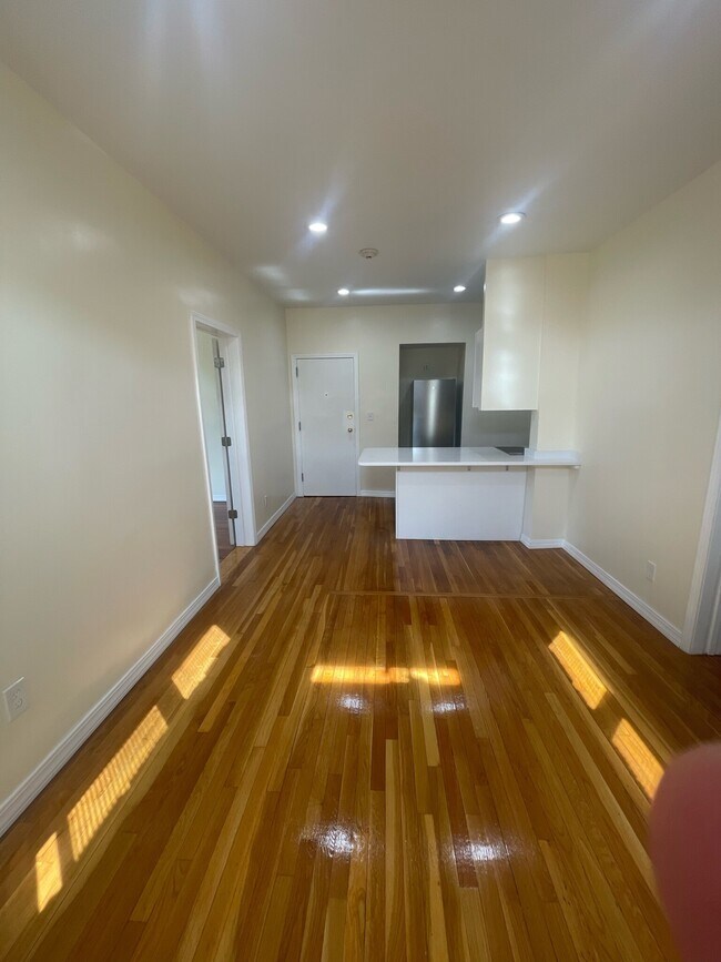 Building Photo - 879 Beacon St Rental