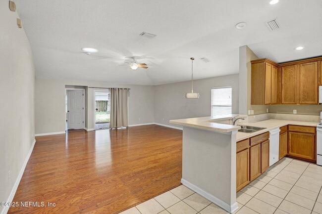 Photo - 2105 S Cranbrook Ave