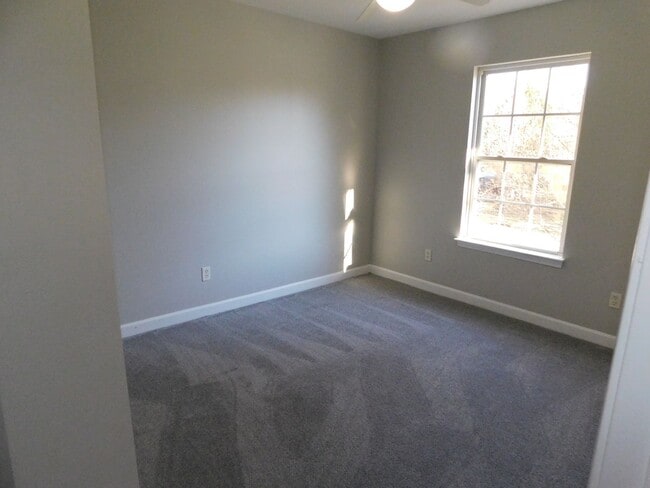 Photo - 4 bedroom 2.5 bath newly renovated