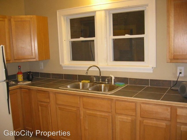 Photo - 3449 N Oakland Ave