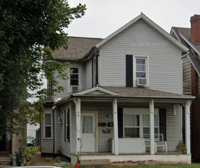 Photo - 715 E Main St