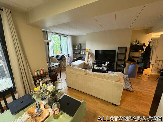 Building Photo - 85 Brainerd Rd Rental