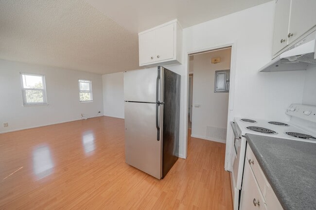 Photo - 1467 Russell St Unit 3