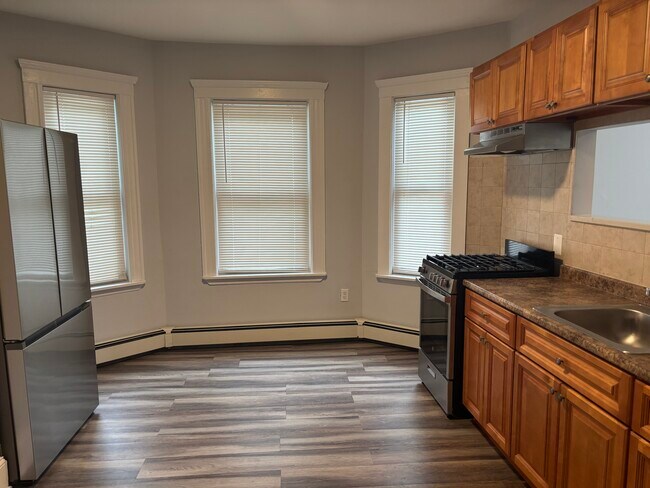 Photo - 412 Talbot Ave Unit Apt 1R