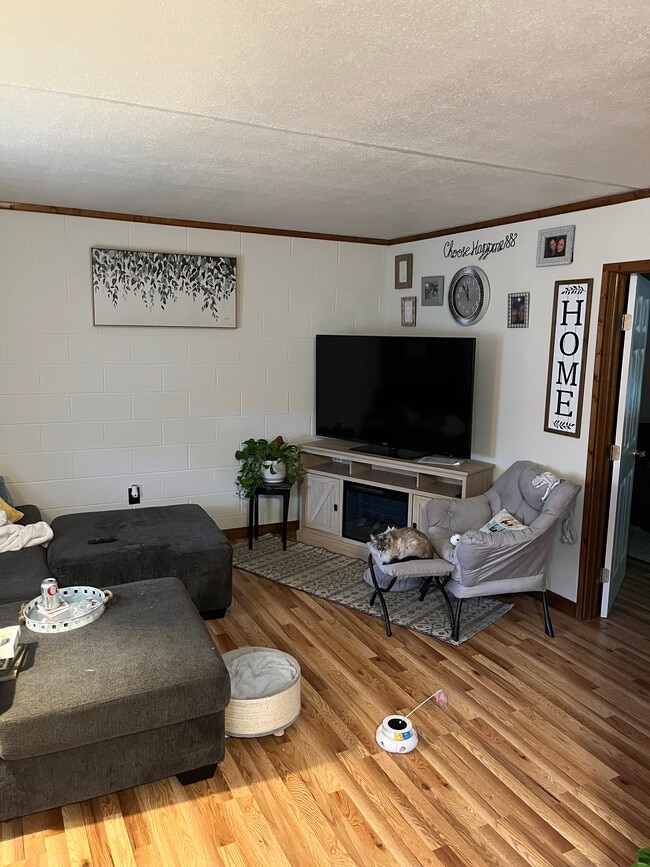 Photo - 80 Riverside Dr