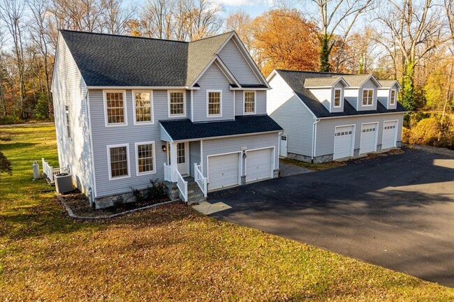 Building Photo - 2942 S Haven Dr