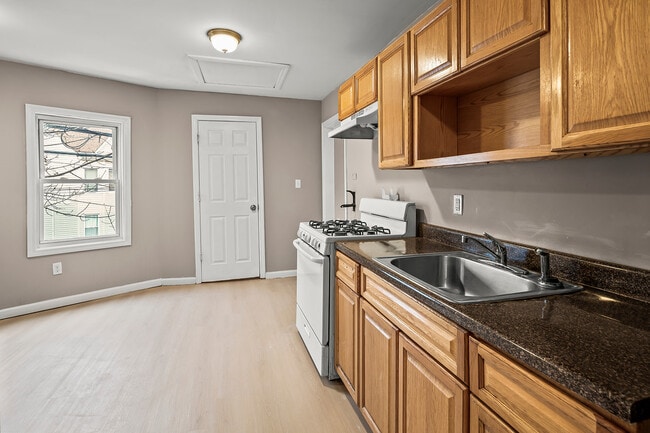 Photo - 113 E Main St