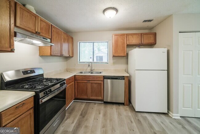 Photo - 1631 Pecan Log Pl