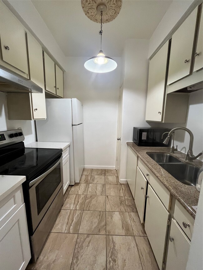 Photo - 10047 Westpark Dr Unit 77