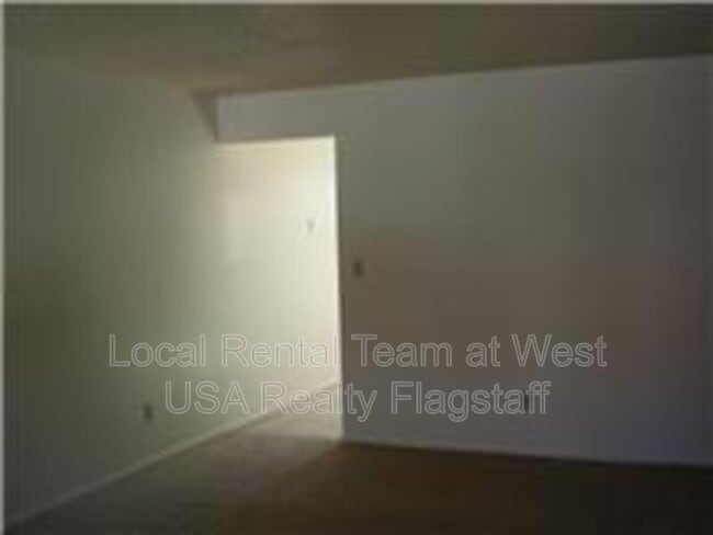Photo - 2219 E Dortha Ave Unit Apt 6