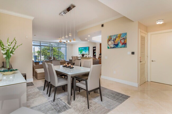 701 SE 21st Ave Unit 204