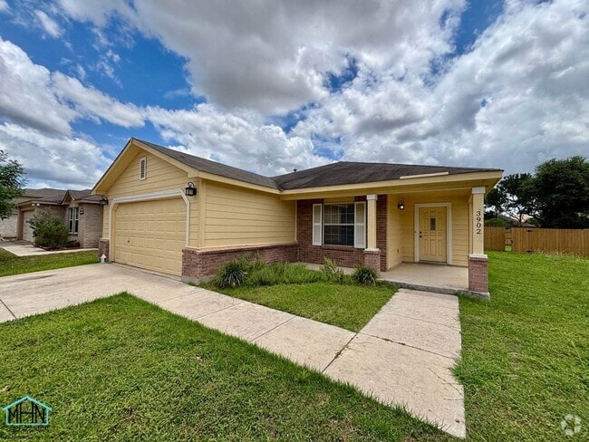 Building Photo - Your Perfect Retreat Awaits! A Charming 3-... Rental