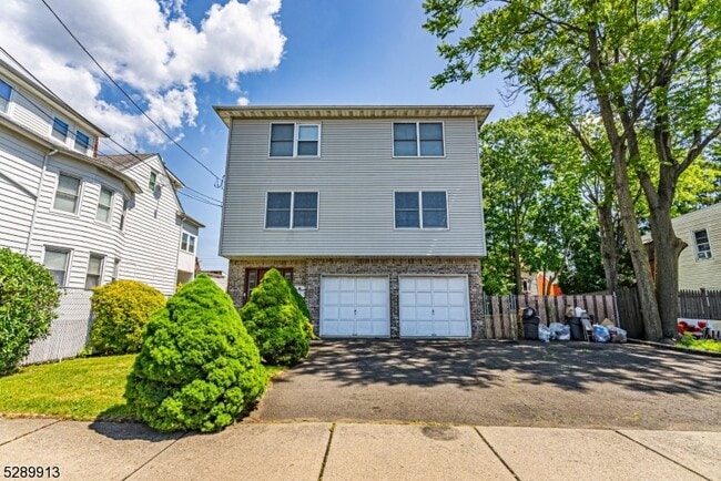 Building Photo - 16 Harris St Unit 1