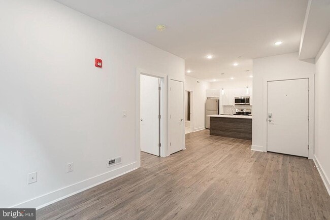 Building Photo - 2623 Christian St Unit 303