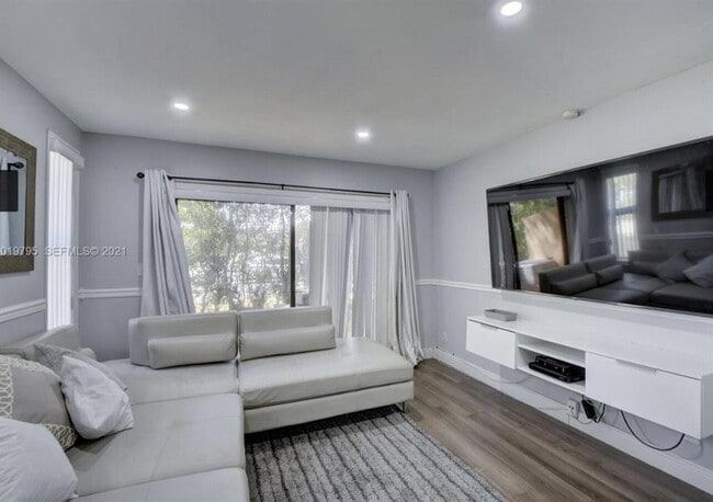 Photo - 9270 NW 40th St