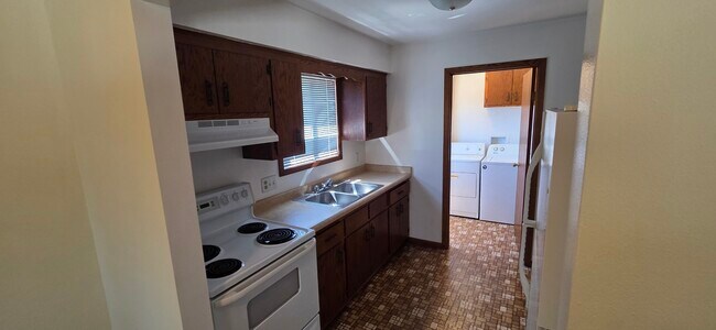 Photo - 131 Maple Ave S Unit 131-2 Maple Ave