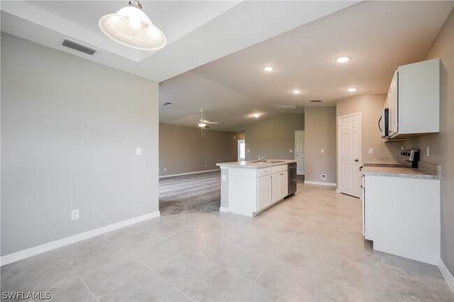 Photo - 2910 57th St W