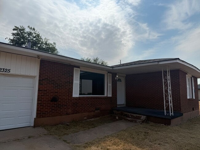 2325 NW 35th St