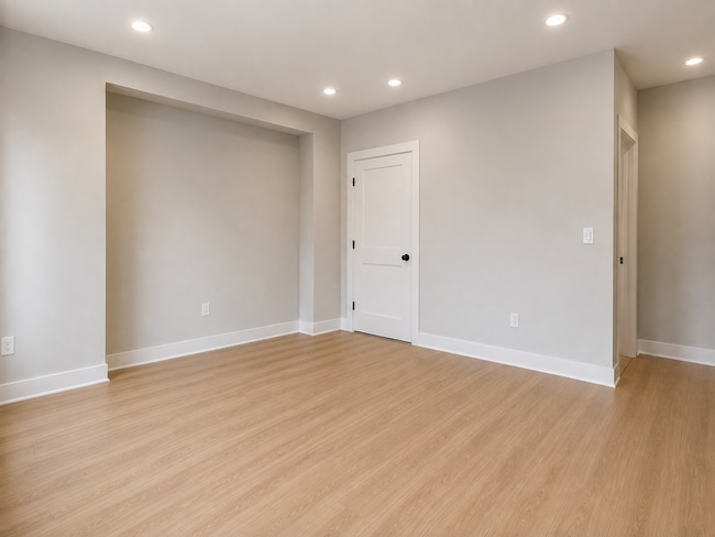11 Higgins Ave Unit 2R