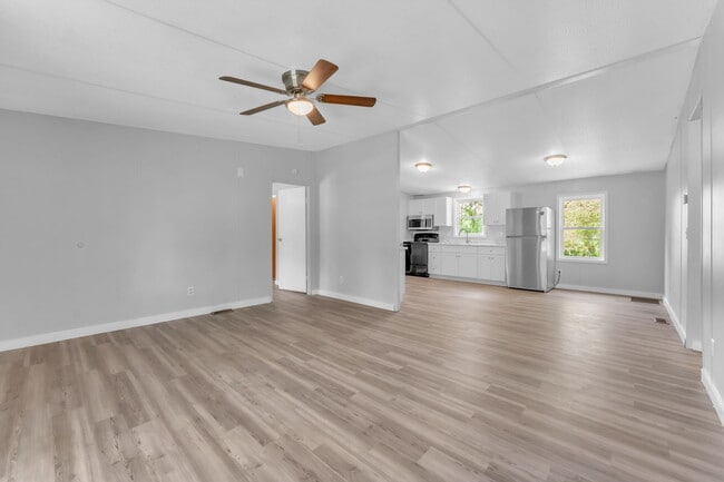 Photo - 92 Dryden Ave