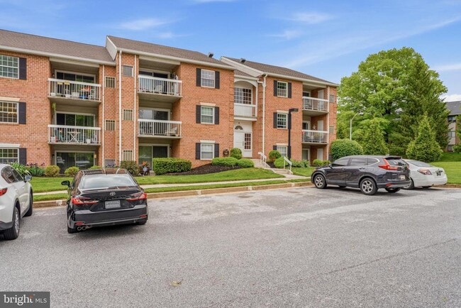 Building Photo - 2 Ballycruy Ct Unit 302