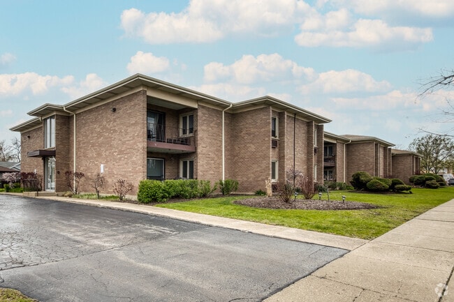 Building Photo - 484 N Addison Ave Unit 204E Rental