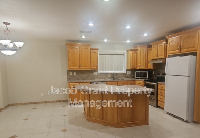 Photo - 3030 Devonwood Dr