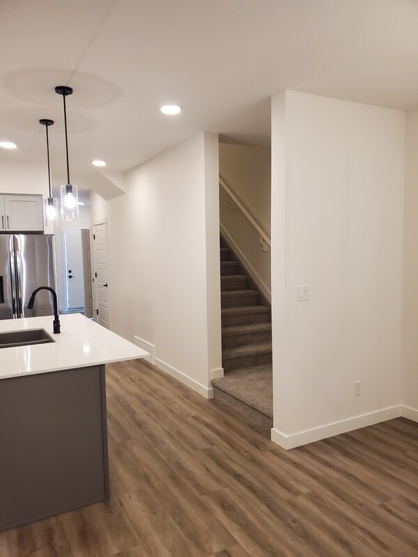 Photo - 17314-1736a 6a St NE