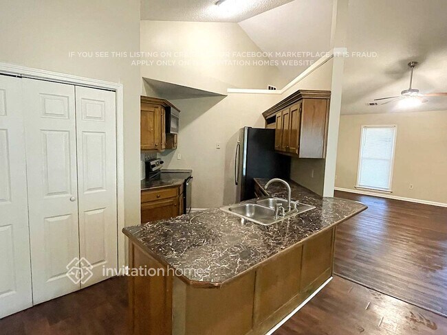 Photo - 310 Cowan Rd