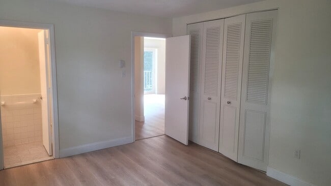 Photo - 25 Greentree Ln Unit 34