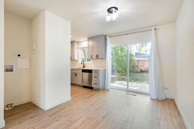 Photo - 1624 Banyan Dr Unit 4
