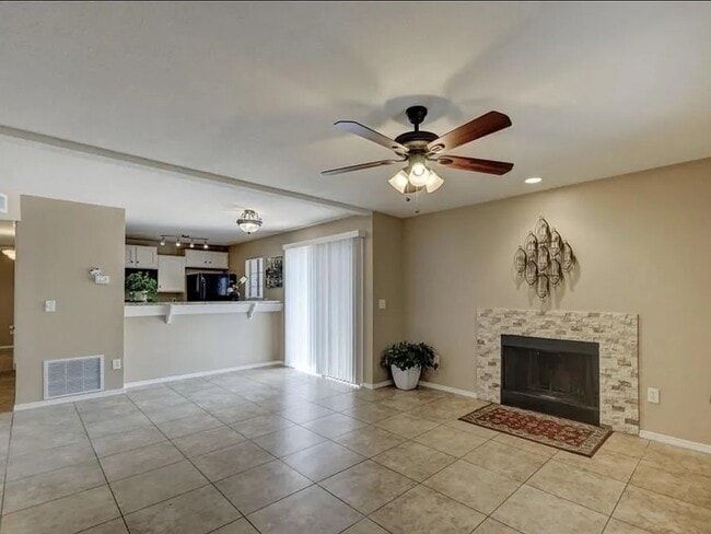 Photo - 533 W Guadalupe Rd Unit Woodglen Square