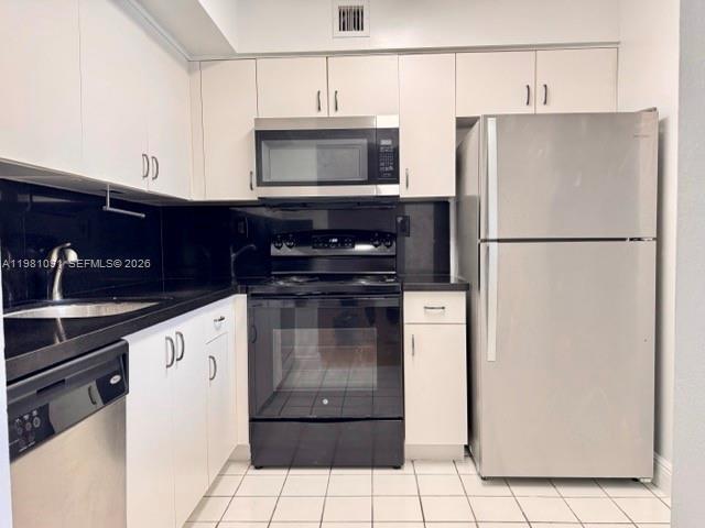 Building Photo - 3300 NE 191st St Unit 616