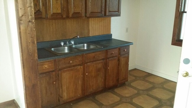 Photo - 2BR SINGLE FAMILY, YARD, GARAGE, FULL BASE...