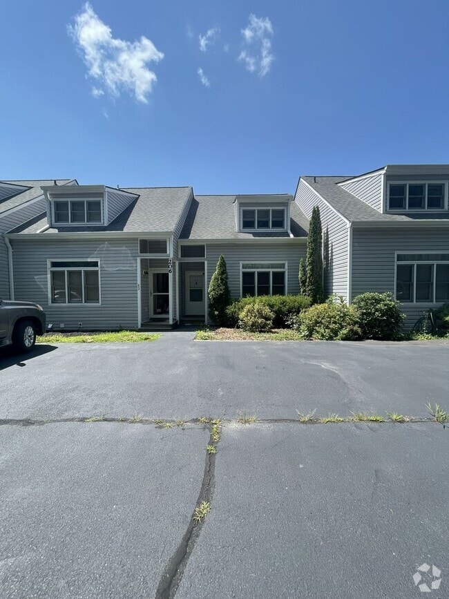 Building Photo - powel206 Unit E2 Rental