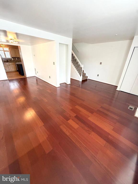 Building Photo - 5053 Colburn Terrace