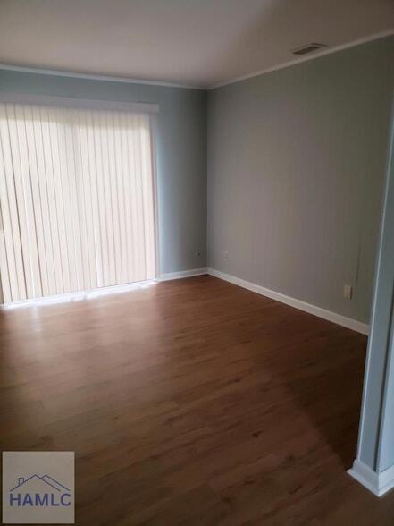 Photo - 991 Live Oak Dr