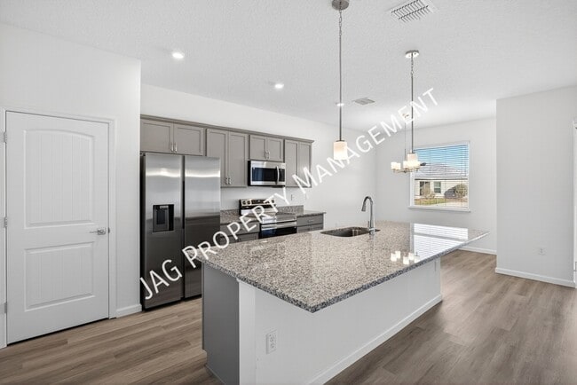 Photo - 813 Clifton Rd SE