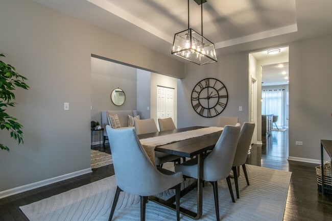 Photo - 367 Bloomfield Cir E