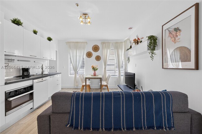 Photo - 811 Jefferson Ave Unit 204