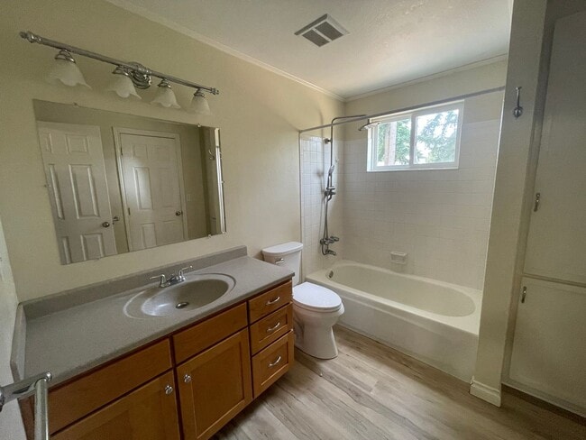 Photo - Spacious 3 Bedroom Home in Cul-de-sac! Pet Friendly!