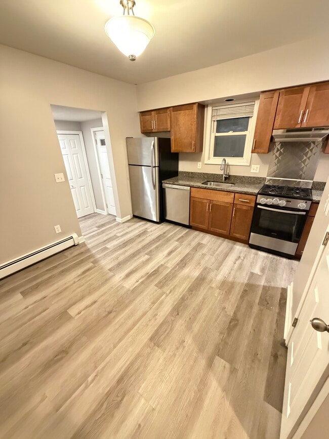 Photo - 406 N Broadway