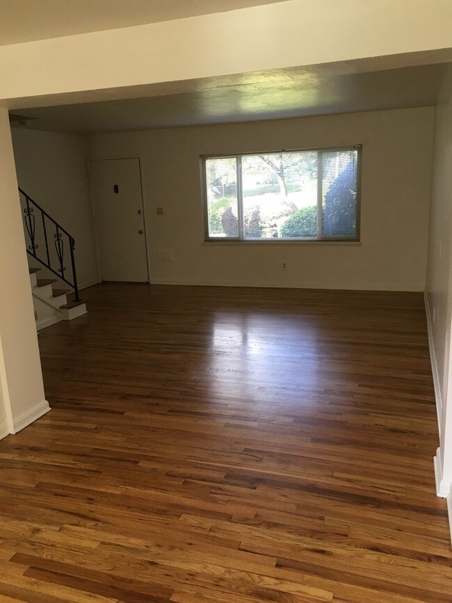 Photo - Powell Gardens Apartments