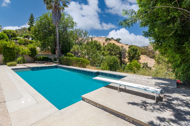 6427 Dunlo Pl
